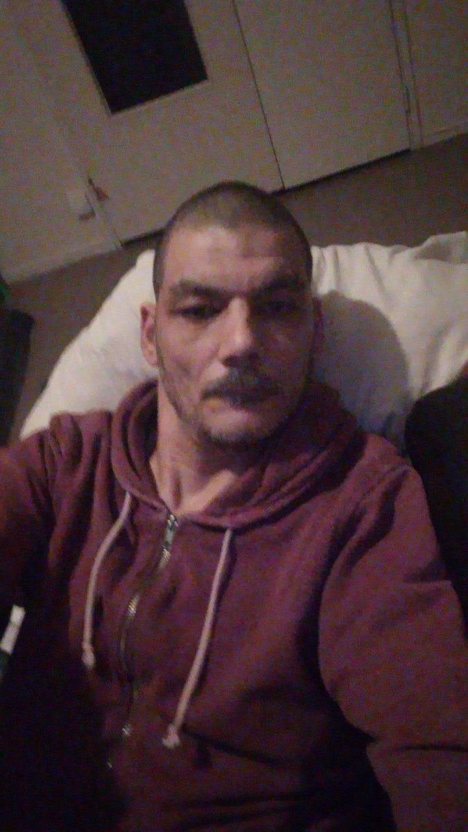 anargalo's tweet photo. @Oceachouuu Moi le 19 04 1981 je fais 45 ans https://t.co/YxF2Bylq7S