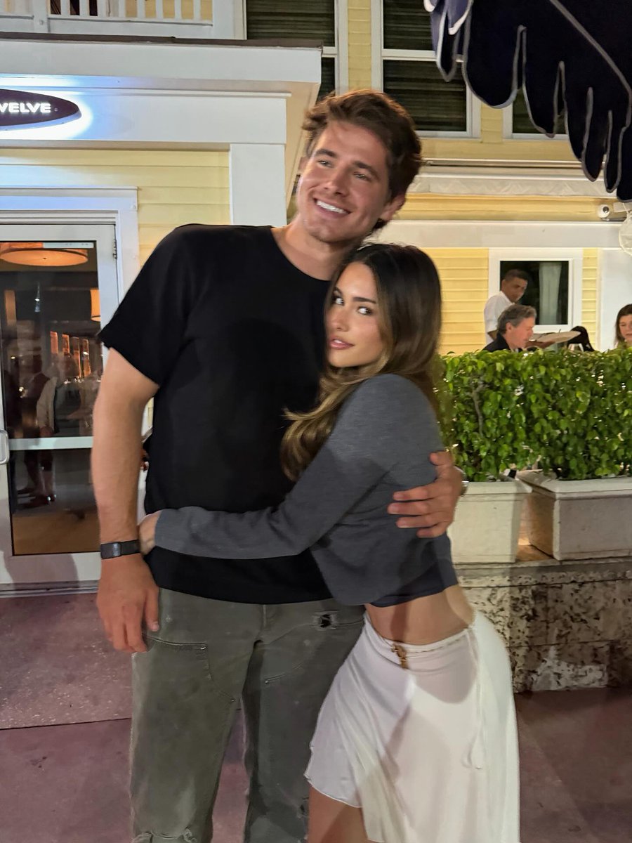 Madison Beer France tweet media