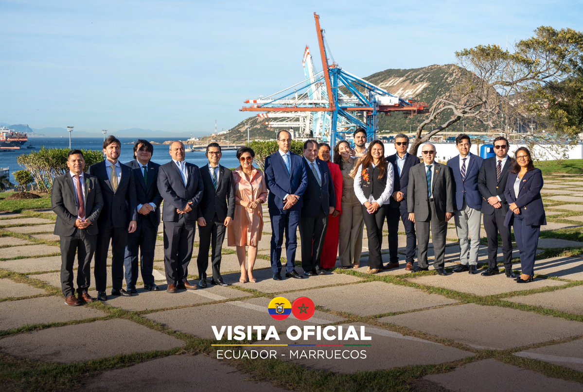 #AgendaMarruecos 🇪🇨🇲🇦

La canciller <a href="/gabisommerfeld/">Gabriela Sommerfeld</a> mantuvo un encuentro con autoridades del Puerto Tánger Med. Analizaron las oportunidades que este hub logístico representa para conectar al Ecuador con mercados estratégicos en la región.