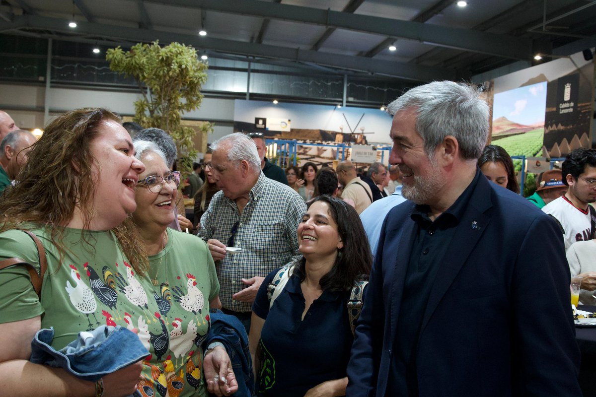 FClavijoBatlle's tweet photo. Volver a #Feaga es retornar a la #Fuerteventura de siempre. Es saludar a una tierra agradecida que miman cada día agricultores, ganaderos y pescadores. Aquí todos somos canarios defendiendo a nuestro sector primario como guardián de las tradiciones y el paisaje de estas islas
@gobcanarias @agri_gobcan @narvayelhierro @CabildoFTV