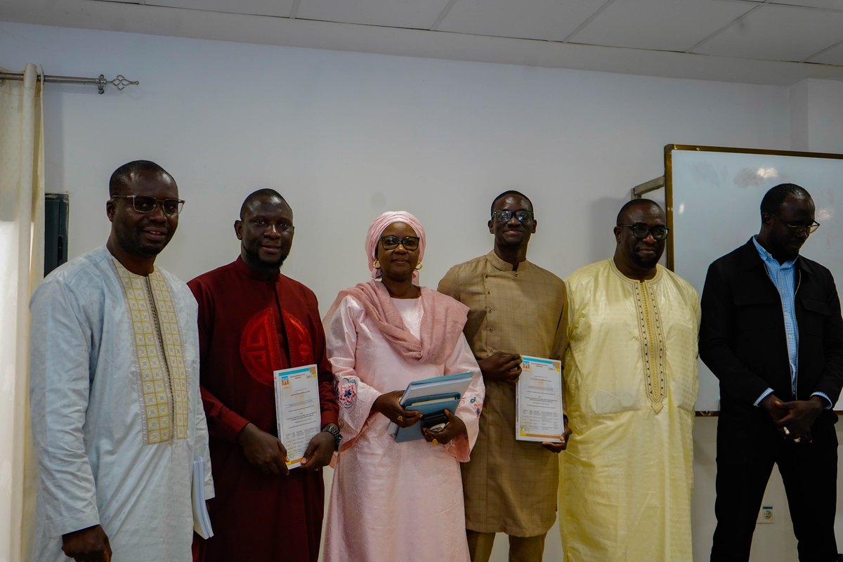 MahtarMbow's tweet photo. [#SOUTENANCE] 🎓

M. Albert Sandoki Bakhoum (DSTI – Polytech Diamniadio, #UAM) a soutenu avec succès son mémoire en SI &amp; Data sur un système de valorisation des données cadastrales.
Mention Excellente (18/20) 🏅
Une première cohorte prometteuse.
#UAM #Ingénierie #Data https://t.co/XJ0iGBp3WJ