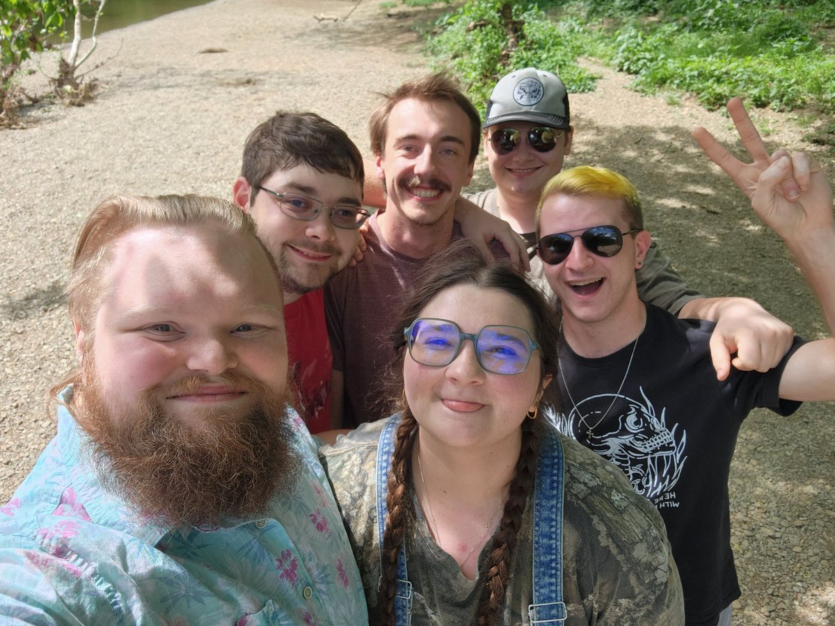 TheRealBruncle's tweet photo. The Gang is back in town. (for those of you in the discord, this is Hawk, Craniel, Lauren, IKEA and Quifen!) Love these guys. https://t.co/vtqw5cqRYH