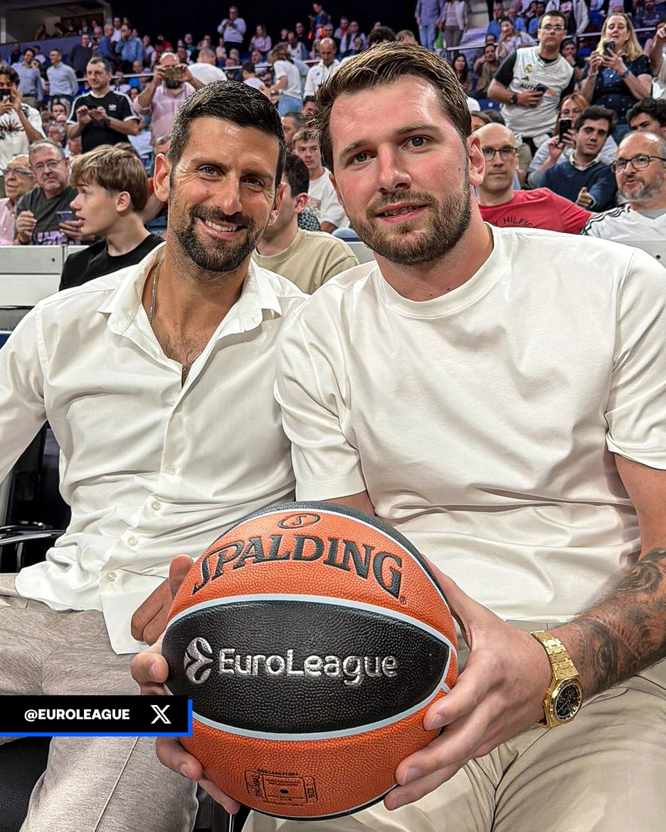 Eurosport_IT's tweet image. Il crossover che non sapevamo di volere 🤝🏀🎾

Luka Dončić &amp;amp; Novak Djokovic spettatori di eccezione per Real Madrid vs Stella Rossa 👀🔥🐐

#Basket #EuroLeague #Doncic #Djokovic