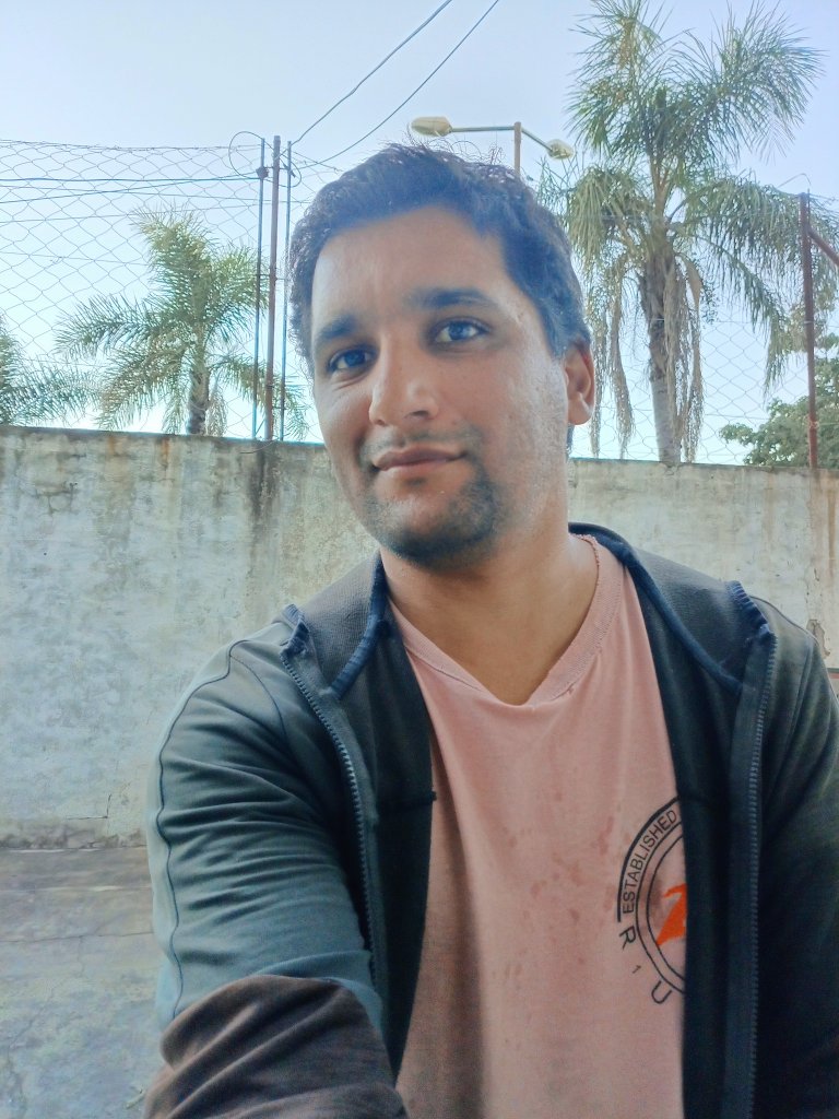 Lucas (Versión anti Adorni) tweet media