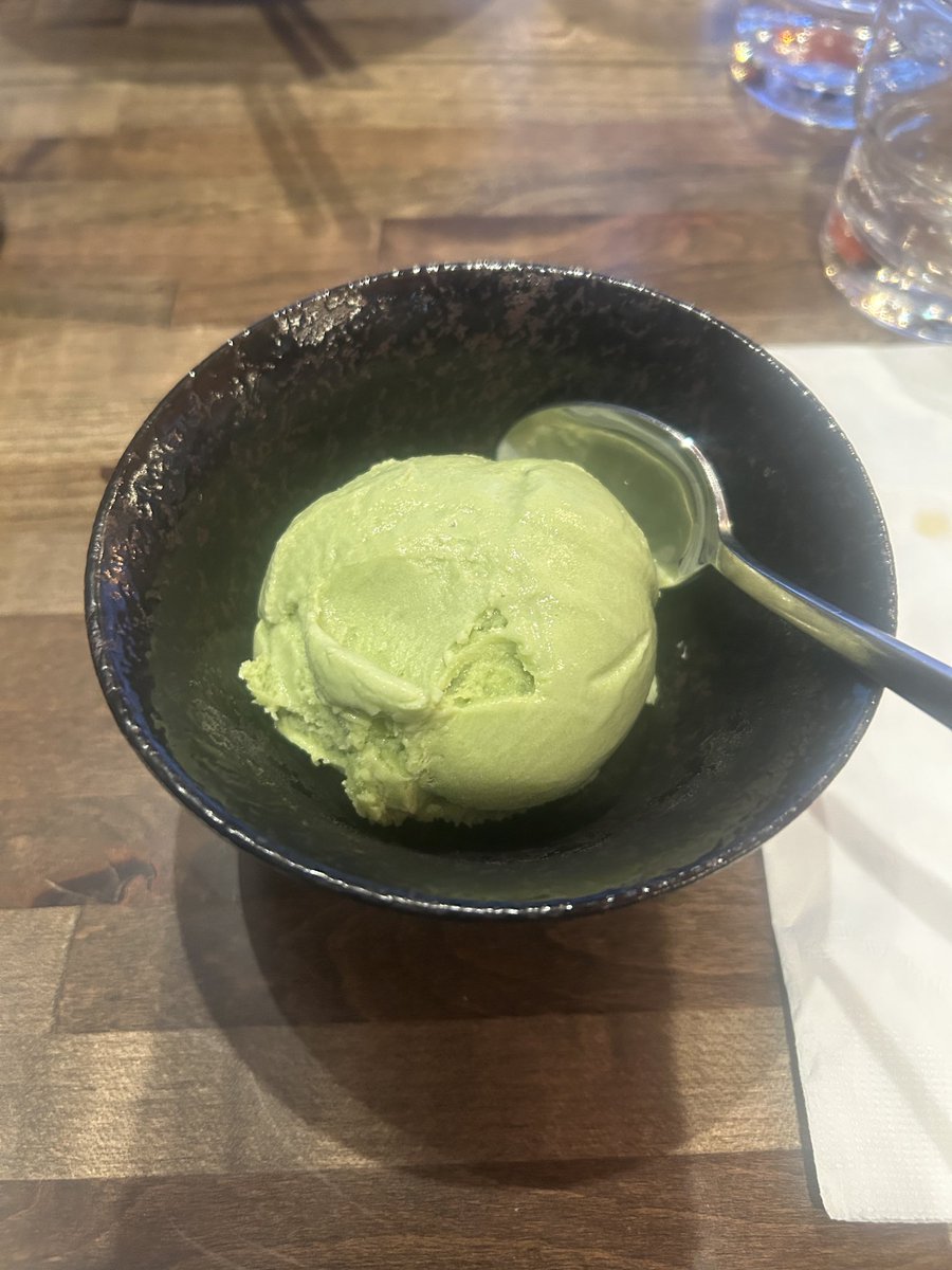 Lore the depressed tweet media