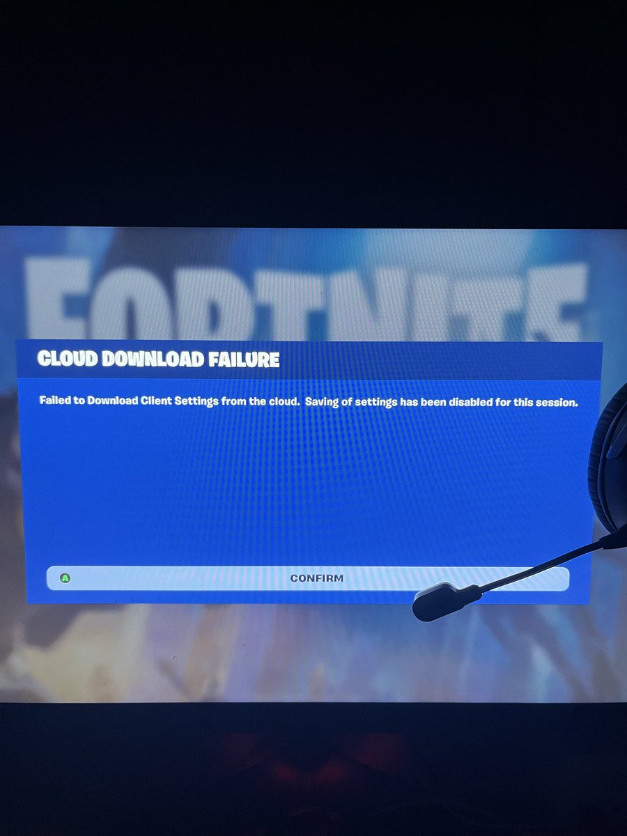 Regon0ping's tweet photo. @FortniteStatus @FortniteStatus I have this since the minute I updated my game. I’ve lost all my settings https://t.co/bVxg8yKvJn