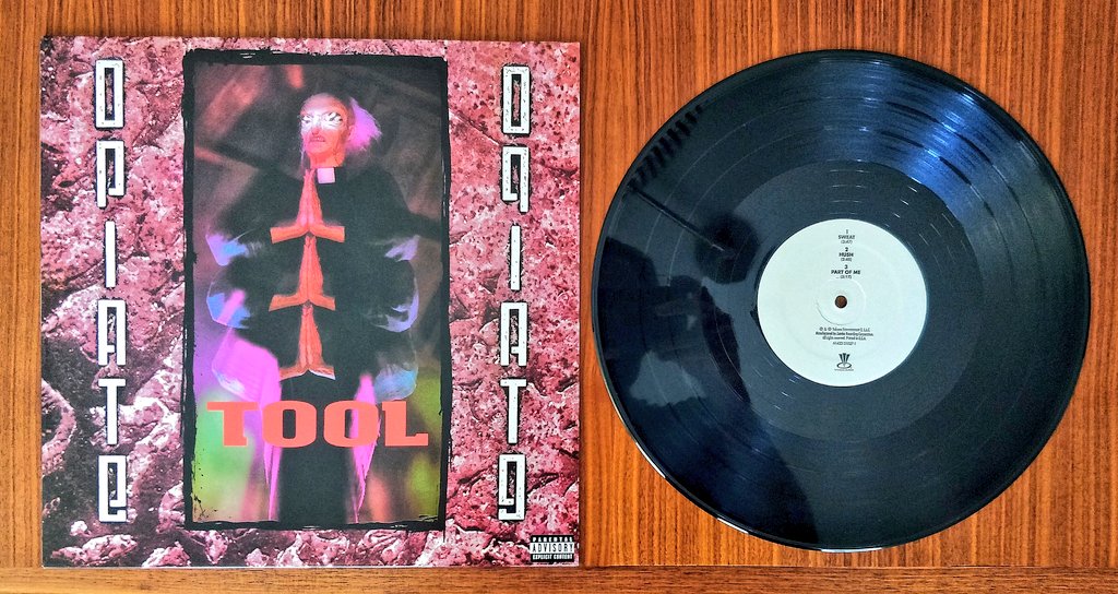 leevcleef's tweet image. 💥
#NowPlaying Opiate, the EP by 🇺🇲 progressive rock/metal #Tool. It was produced and engineered by #SylviaMassy and former #MinorThreat bassist #SteveHansgen.
#Nowspinning #vinylrecords #vinylcollection #vinylcollector #recordcollection @toolroomrecords