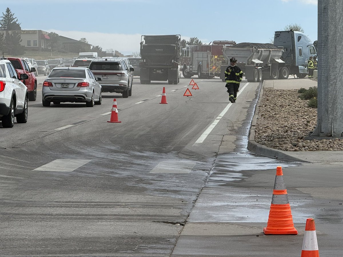 Update: Fuel spill has been stopped. Multiple lanes of southbound Parker Road will have an extended closuer, Parkglenn Way is closed in both directions at Parker Road. SMFR Hazardous Material Team will be working with @cdot on mitigation. No fuel has entered any waterway.