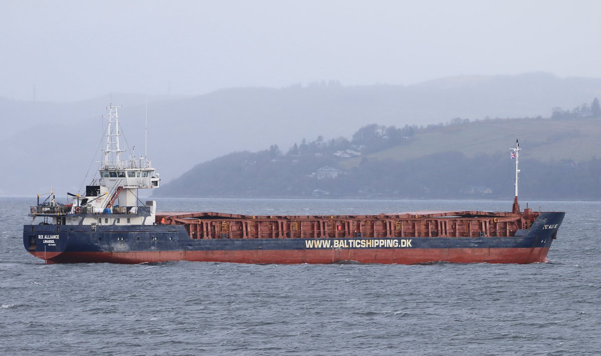 ScotlandDX's tweet image. Rix Alliance passing Gourock this morning inbound for Glasgow from Cork Ireland #shipping