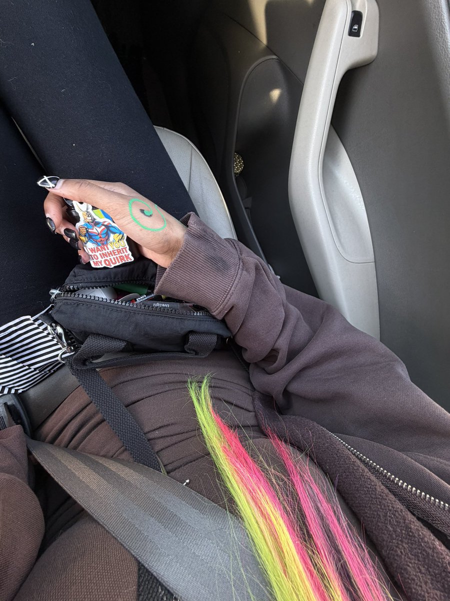 2pressurm's tweet image. going 2 target 😛 #amazing