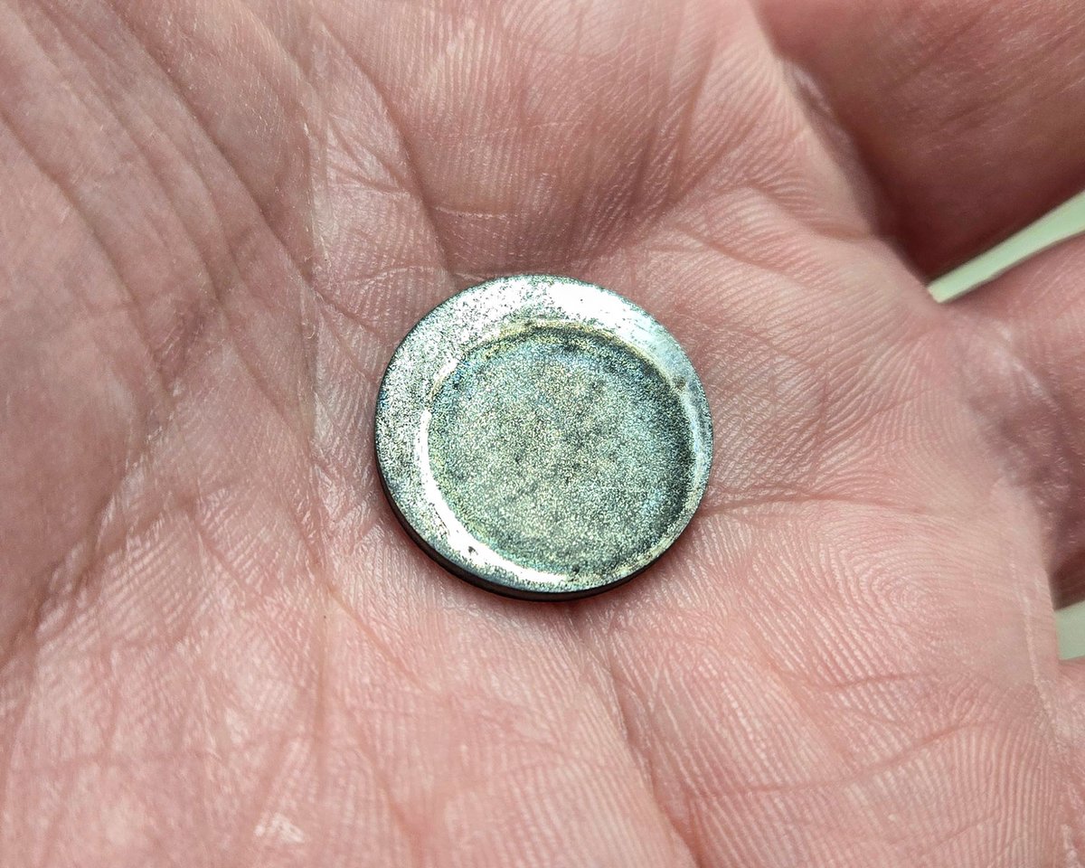 RabbitLaserUSA's tweet image. This mirror is rendered useless at this point.
Not a cleaning issue. A replacement issue. Routine mirror cleaning helps prevent lost power, poor engraving, and weak cuts.

#CO2Laser #LaserEngraving