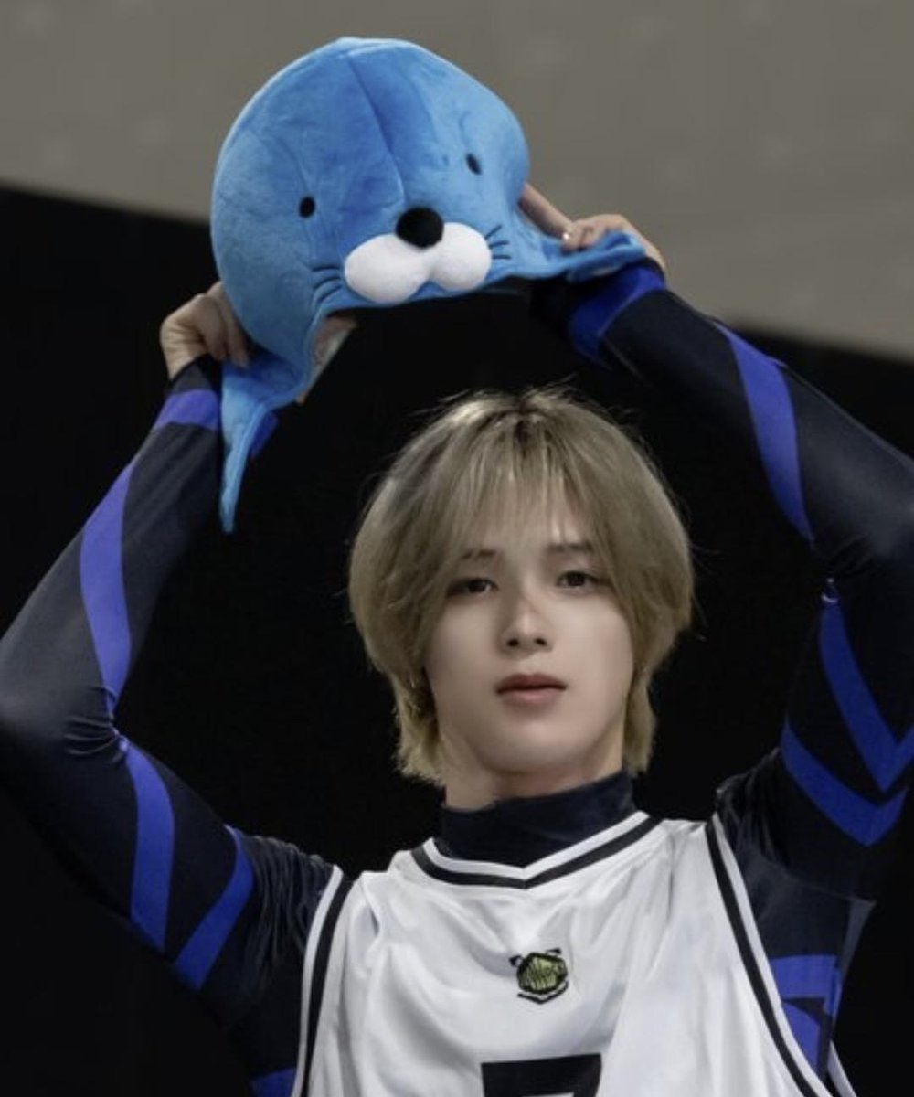 berrynagi's tweet photo. k went from cosplaying as nagi to actually being him https://t.co/99YnKw5TDY