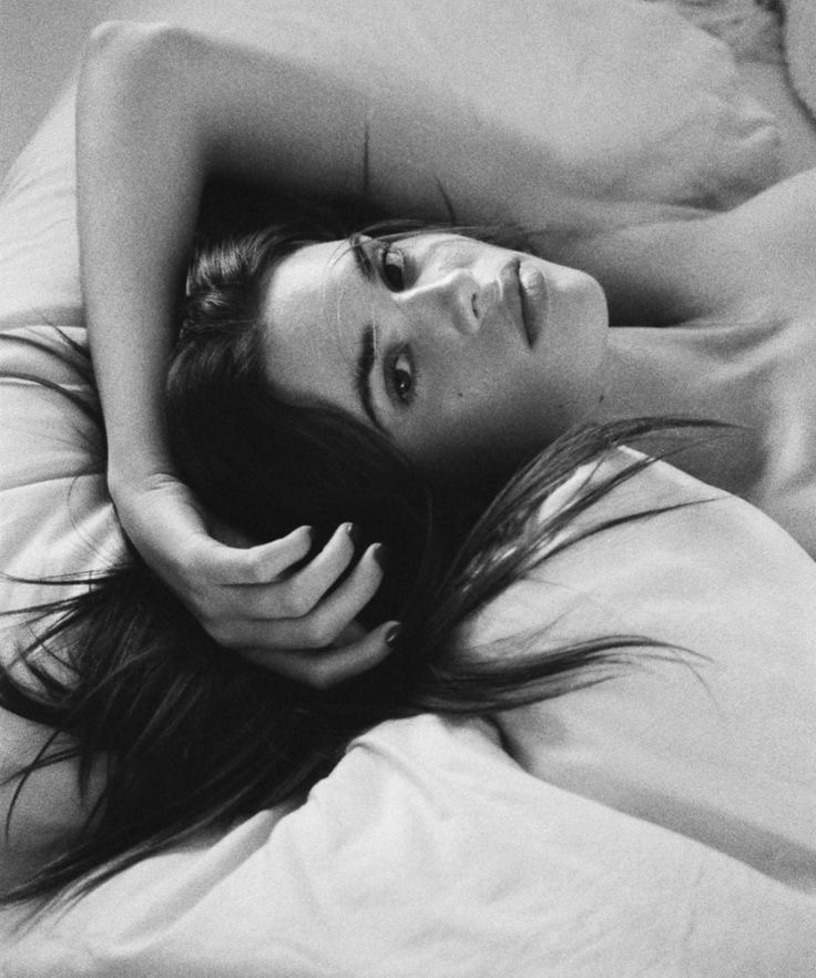 ❦

•

لِكَي يَتحرَّرَ الإنسانُ،
عليهِ أن يتحمَّلَ
ألمَ انتزاعِ ما وَرِثَهُ
من أفكارٍ وآراء.

— كارلوس زافون
📚 

✦ خربشاتٌ من روح ريم ✦

•

❦