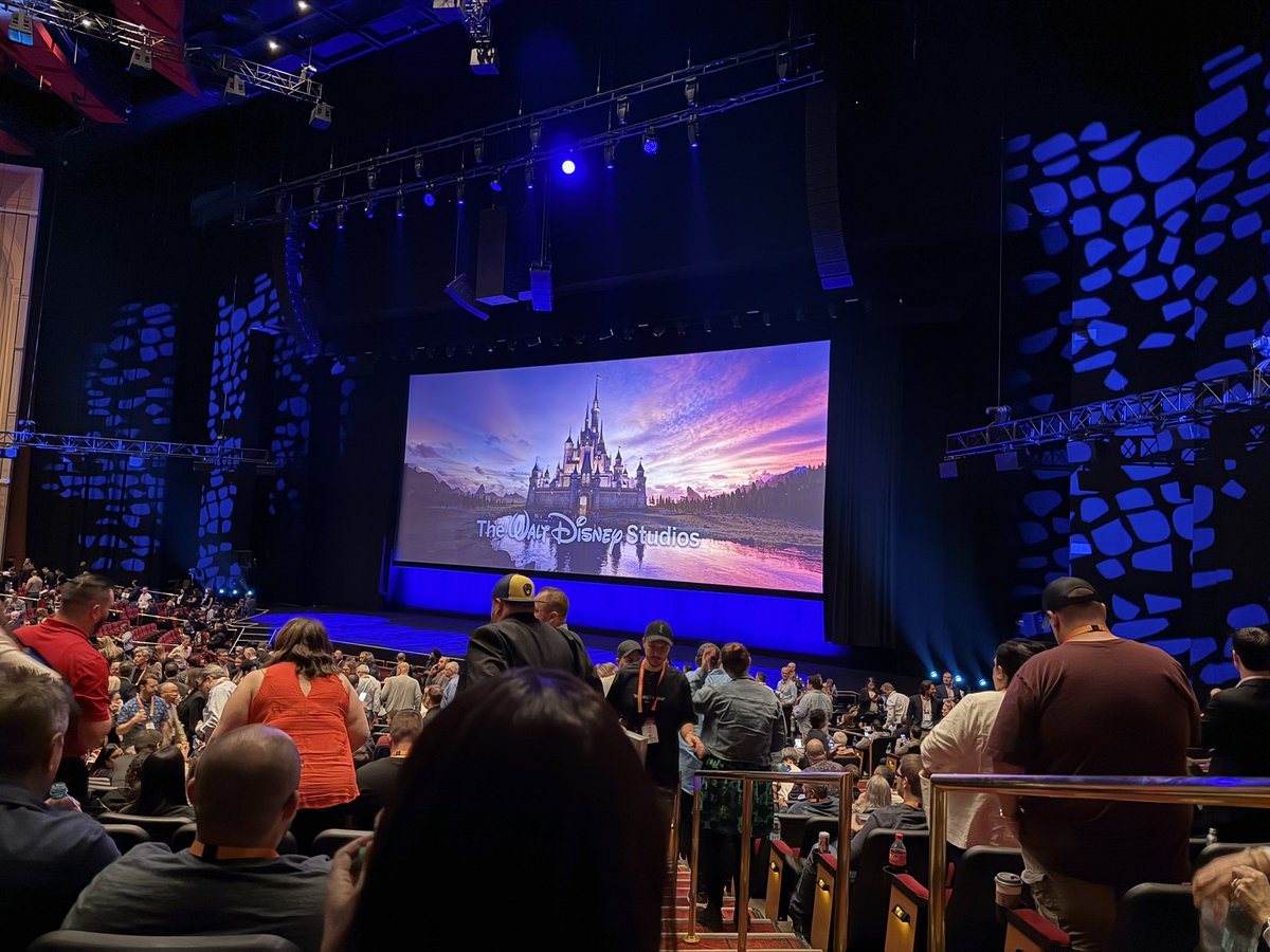 Logan Mitts @ CinemaCon tweet media