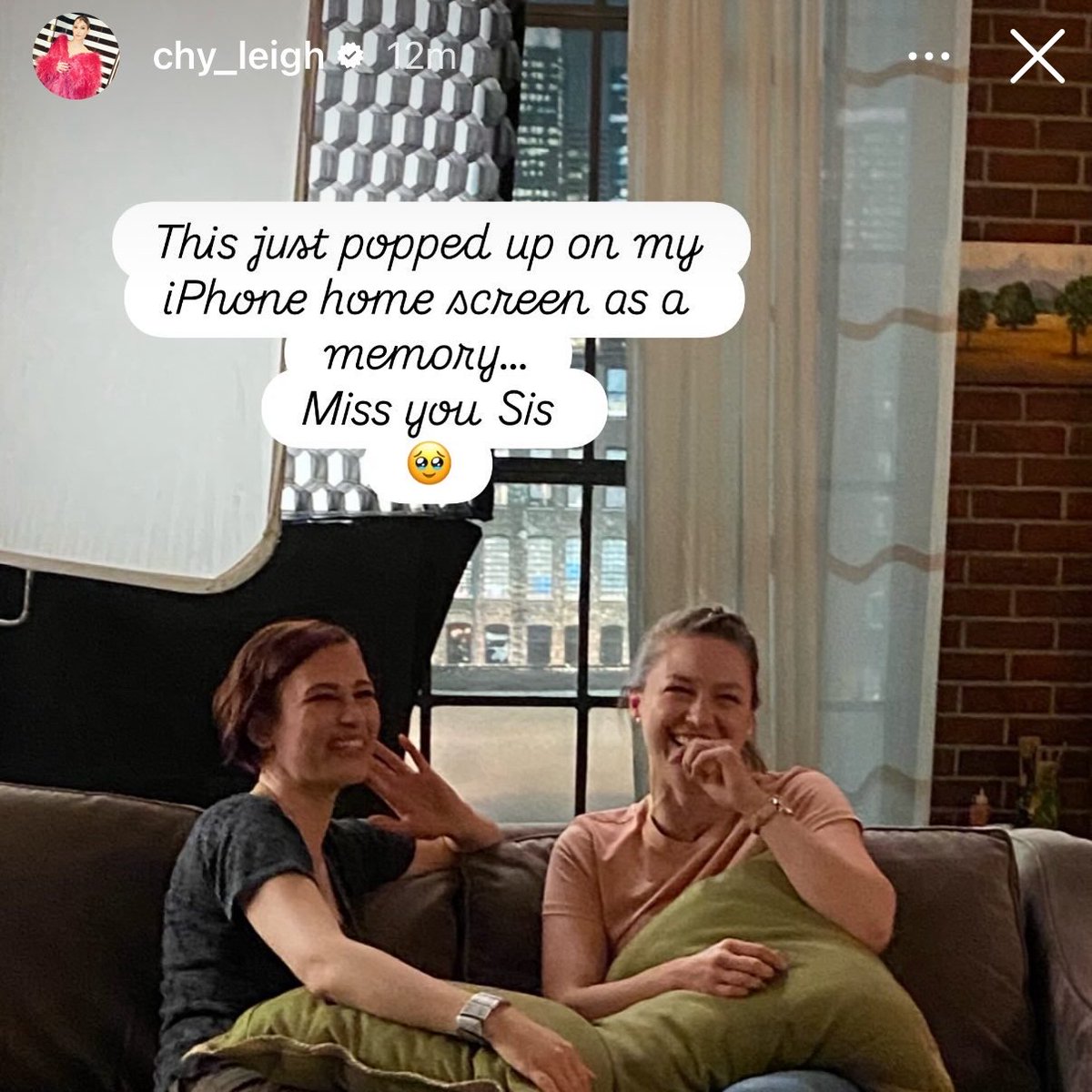 first odette posts pics of her and chyler together and now chyler posting this, i’m gonna do something drastic i miss them so much