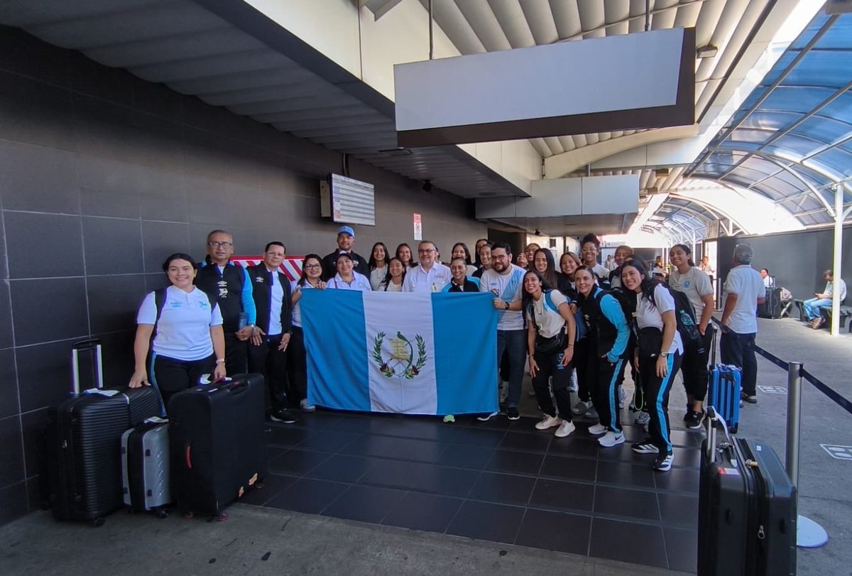 EmbajadaCR's tweet photo. La Embajada de Guatemala en Costa Rica dio la bienvenida a la Selección Femenina en su llegada al país. 🇬🇹⚽️

El equipo enfrentará a Costa Rica este sábado 18 a las 18:00 en el Estadio Nacional, por las Eliminatorias CONCACAF W.

¡Apoyemos a nuestra Selección! 🙌 https://t.co/6ho0d8D6py