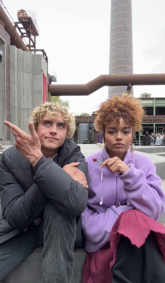 chloe like all-fire tweet media