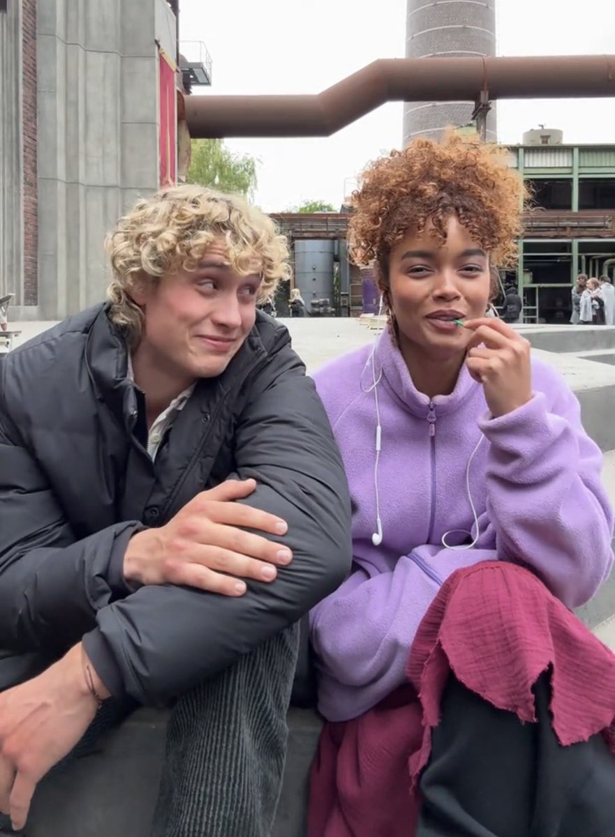 chloe like all-fire tweet media