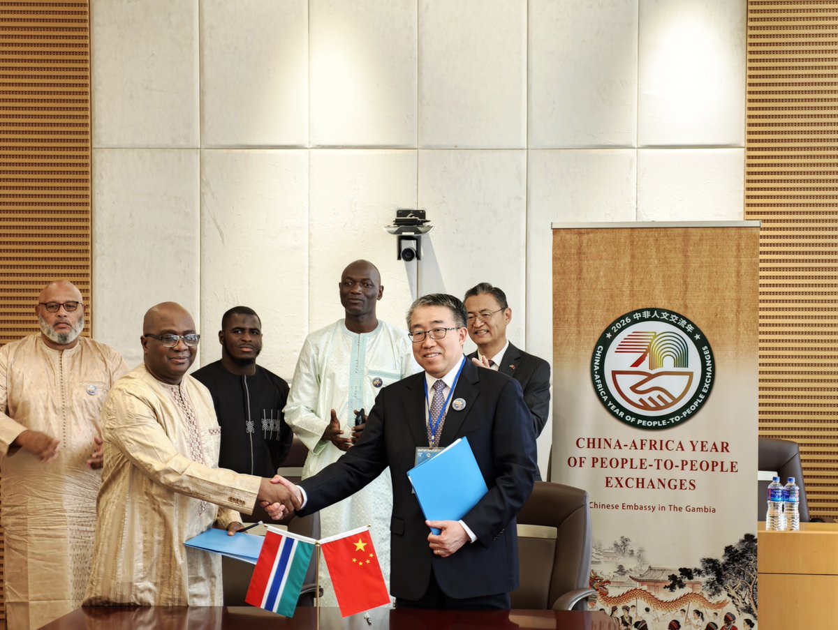 ChineseAmb_GM's tweet photo. My great pleasure to witness the signing of licensing agreement of China-Africa audio-visual program screening, whichi is a key activity of the China-Africa Year of People-to-People Exchanges. Chinese programs on GRTS and QTV, will enhance our mutual understanding and friendship. https://t.co/llVjzuRt3S