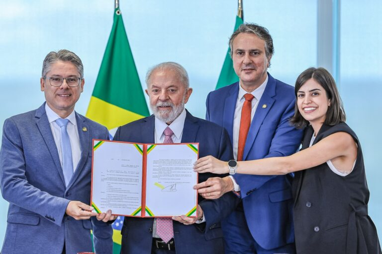 CallaniMarcello's tweet photo. @carlosaccano @gzs53 Tudo armação, @_AlessandroSE  é pau-mandado do lula. https://t.co/a69t0rv6CP