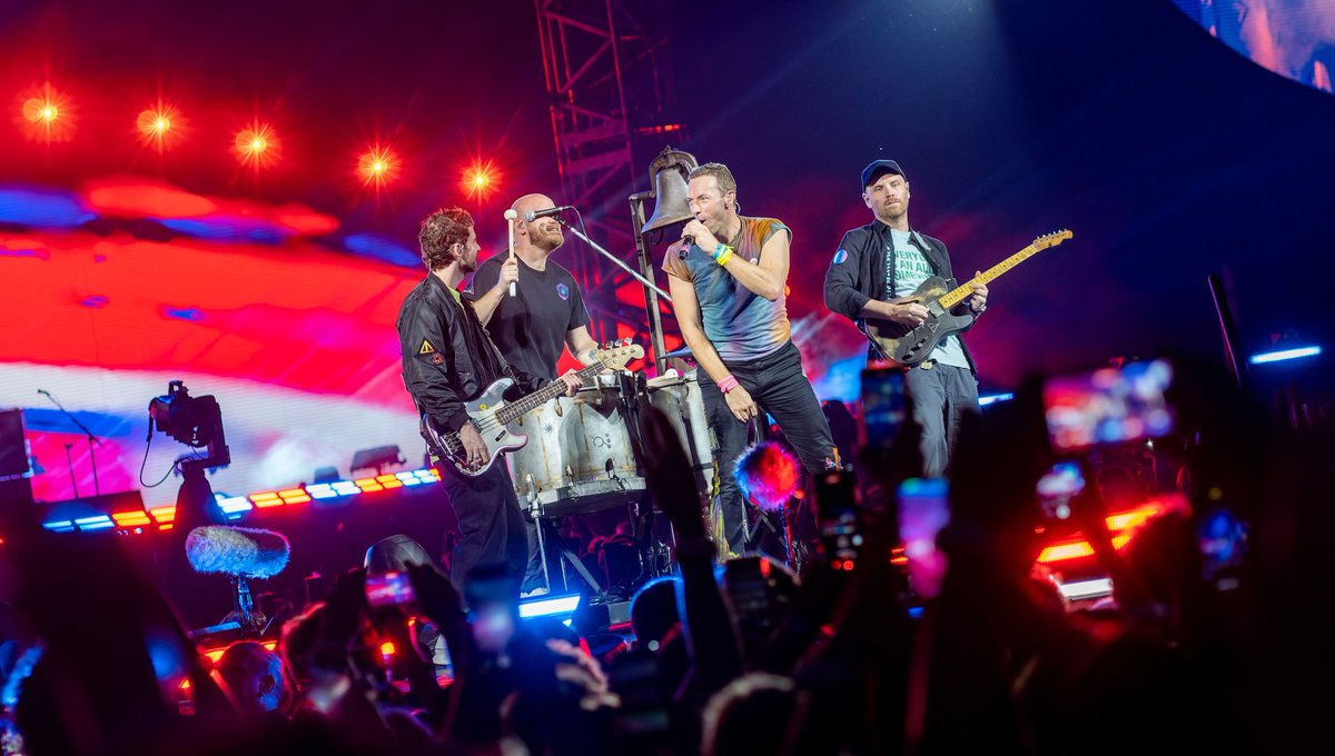 cpintown42's tweet photo. 💣COLDPLAY EN URUGUAY?🇺🇾

Una productora local, estaría gestionando un show en el Centenario. La remodelación del estadio para el 2030 no impide la realización de eventos.

Se dará?? Tocarán en ambas orillas del Río de la Plata en 2027?
 
Novedades en los últimos meses del año🔜 https://t.co/LeEzqY2Av0
