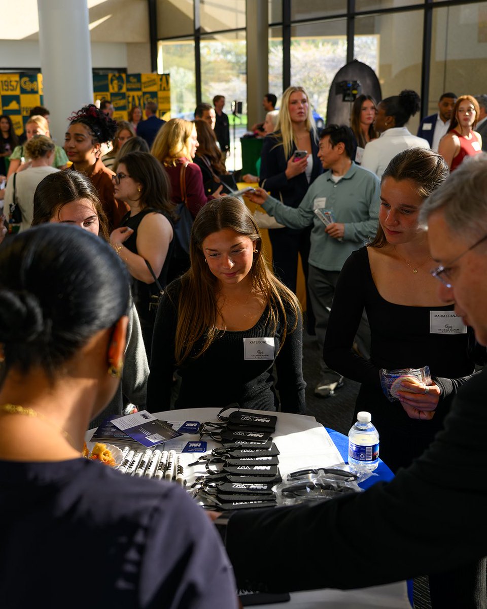 MasonWSOC's tweet photo. Our squad stepped off the pitch and into @MasonAthletics’ NIL Student-Athlete Expo! 💼 From NIL &amp; personal branding education to networking with the local business community, it was a great opportunity for our Patriots to grow beyond the game. https://t.co/cIQHl6S26H