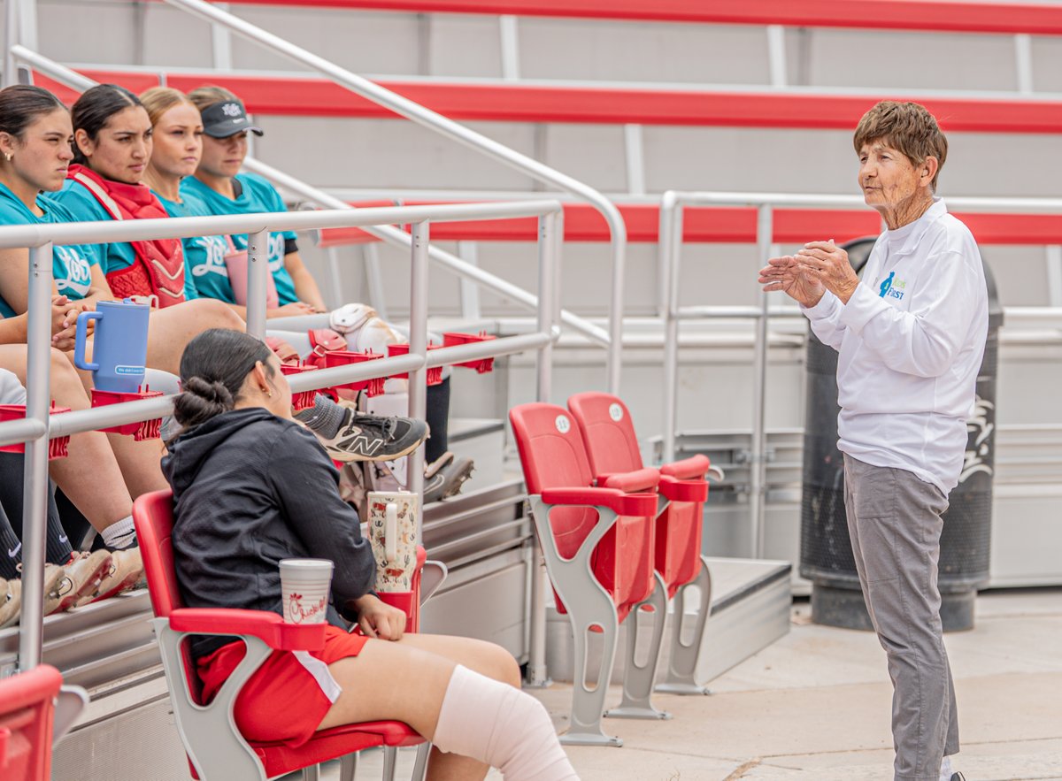 It's about the legacy you leave. 

The first head coach in our program's history, Susan Craig, provided words of wisdom ahead of Alumni Weekend. 
#GoLobos