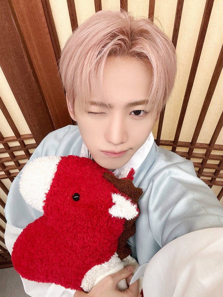 DIANNATHAN11480's tweet image. Two xikers Members Must Know 'My Little Pony' Now And MLP G6 Is Coming Next Year, 2027 #MLPG5 #MLPG6 #Rebooting #XKS #BG