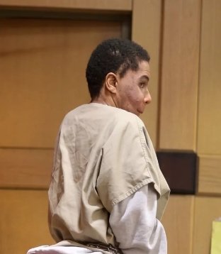 Avelloz2 tweet media