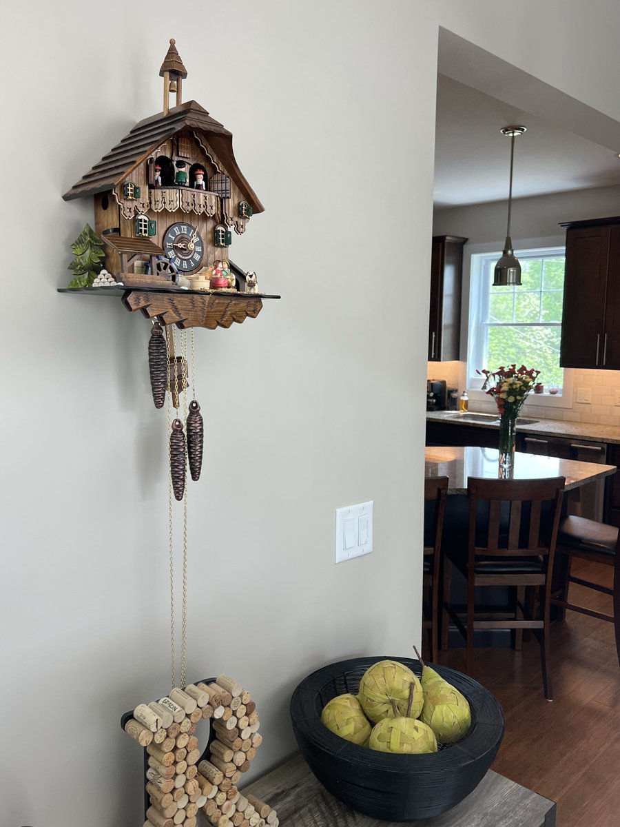 RiverCityClocks's tweet image. This cuckoo clock has a boy &amp;amp; girl who turn to KISS on the hour 💏🕰️ Spinning waterwheel, dancing figures &amp;amp; live music — all handmade in Germany's Black Forest. 

👉 rivercityclocks.com/store/14-One-D…

See it in action 🎬 youtube.com/@rivercitycuck…

#CuckooClock #MadeInGermany #RiverCityClocks