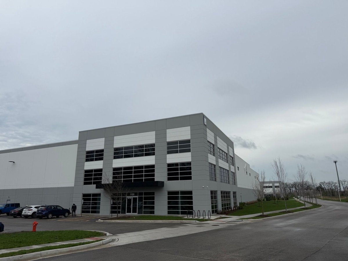 bergertransfer's tweet photo. Big moves happening behind the scenes.

We recently relocated our Chicago office from Addison to Elgin, IL, and the team is excited to be in the new space. Because when it comes to moving, we practice what we preach! https://t.co/hGc8KnAwj3