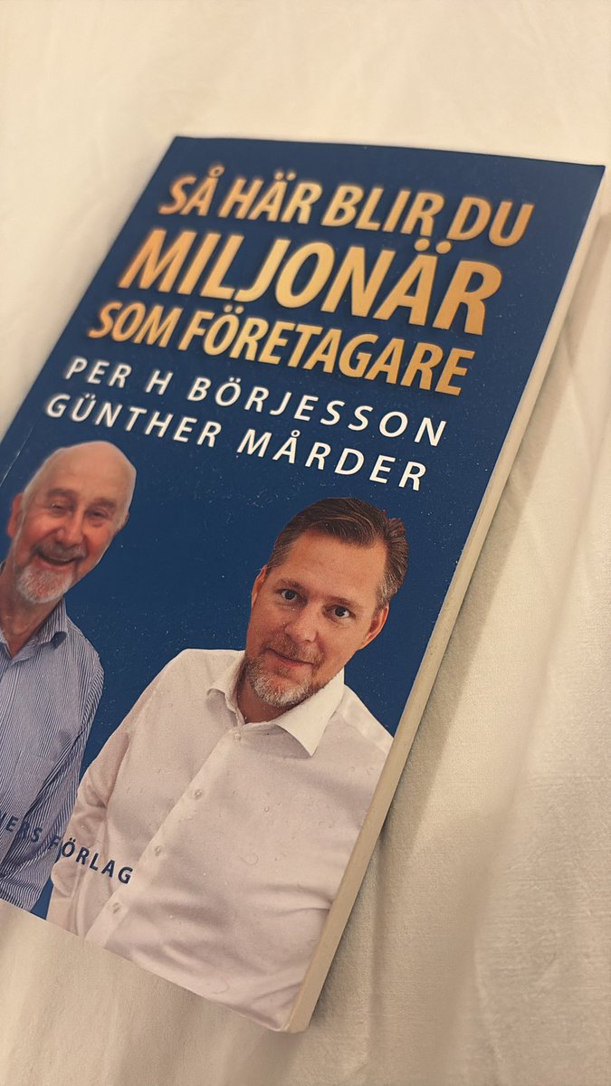 Janne3000's tweet photo. Blev plötsligt sugen på att läsa denna som jag fick för någon månad sedan… https://t.co/76X51vXBDX