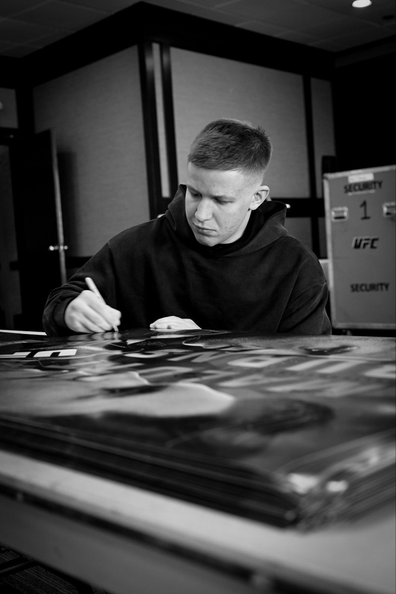 mark_vologdin's tweet photo. Media day https://t.co/bvwAIn3SbW