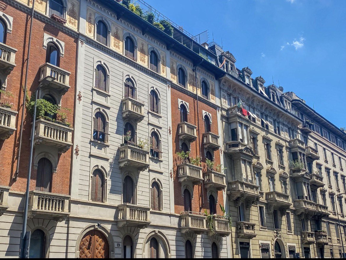 ervitimago's tweet photo. Esto debería estar prohibido.

Sin reglas claras de altura, cada edificio hace lo que quiere.

Resultado: medianeras, caos visual y ciudades cada vez más feas.

Necesitamos leyes de altura homogénea en CABA.

No es estética, es calidad de vida. https://t.co/pxEwb4ufgD