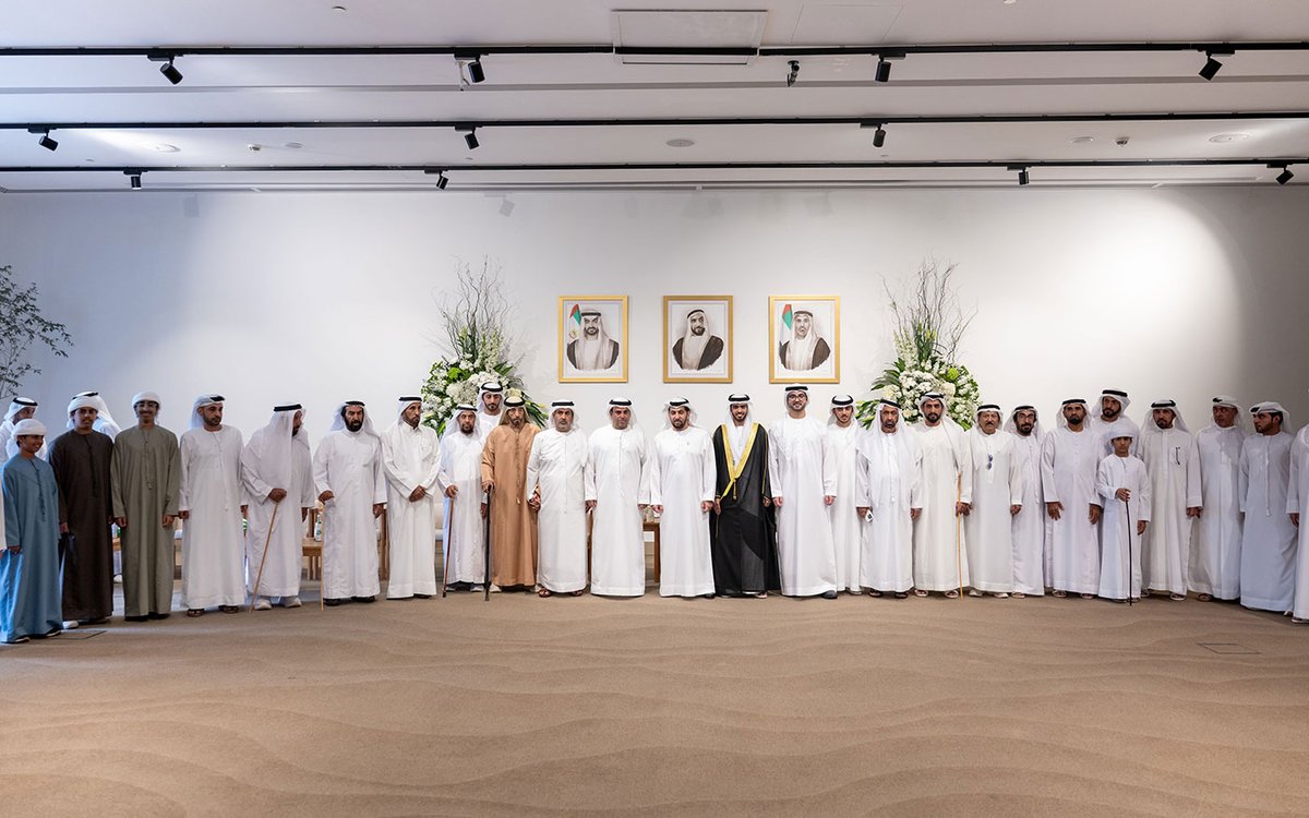 RRCDR_AD's tweet photo. حمدان بن زايد يحضر حفل زفاف سيف حمدان المنصوري https://t.co/j3QA0PHXiw https://t.co/QREKZTNhio