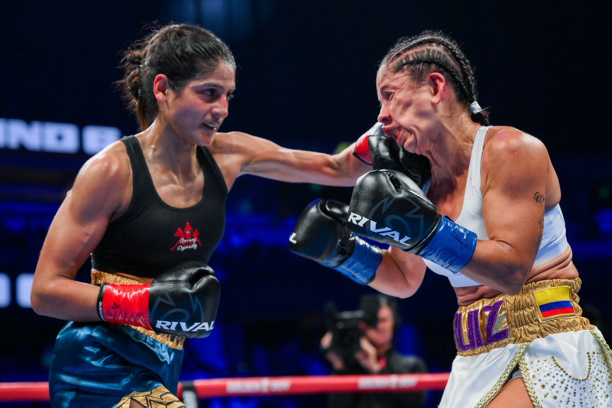 GabrielaFundor3's tweet image. Say less and smile more 👊☀️ @goldenboy @daznboxing @boxingdynastyfs #wonderwoman #undisputed #home #boxing #loveit 
📸: @mikaelona