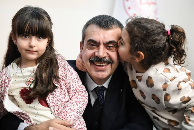 Akpartili Con Sinov tweet media