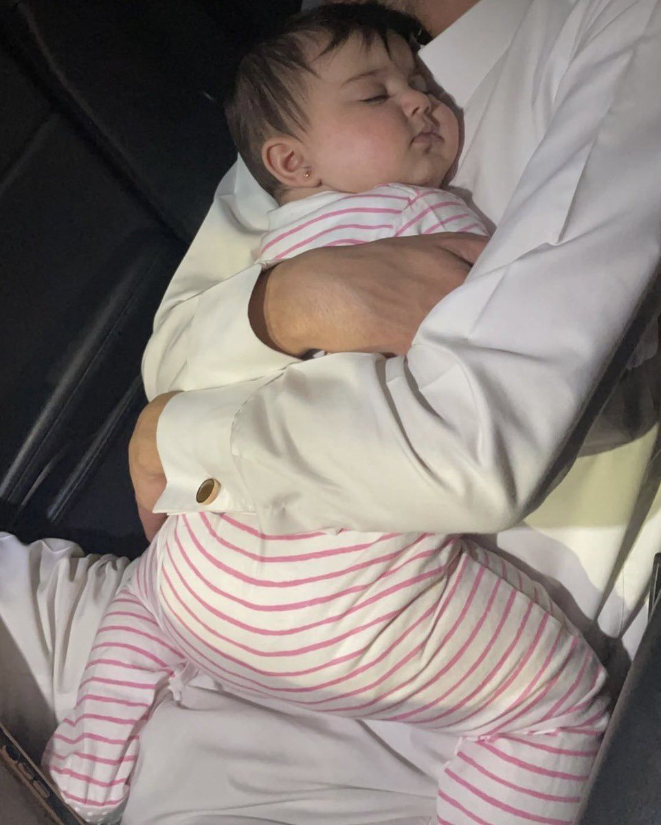 ليل و نجمتين tweet media