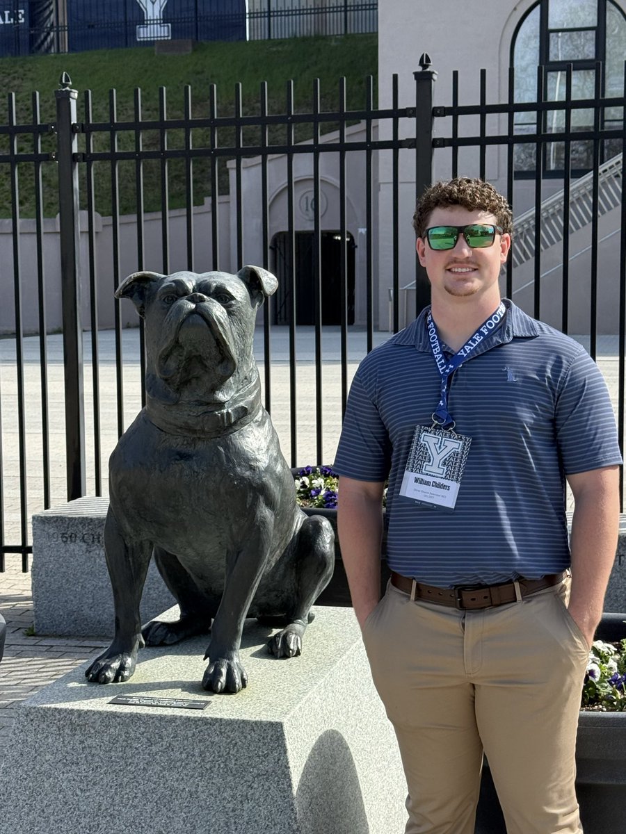Will_Childers08's tweet image. Had a great visit today at @YaleFootball. It was awesome seeing the team practice up close and touring the campus and facilities. The Yale Bowl is a special place. Thanks to @coach_smcgowan and @coachjanecek for the invite and taking the time today.
@HatfieldQuin @Yawn76