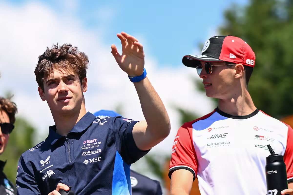 FormulaArgOK's tweet image. Ayao Komatsu luego del accidente dijo que #Colapinto estaba haciendo una vuelta normal pero #Bearman disponía de una ventaja debido a la gestión de la energía, y agregó: "La velocidad de acercamiento era enorme y Bearman simplemente calculó mal.

Lo que diga Bearman 18 días