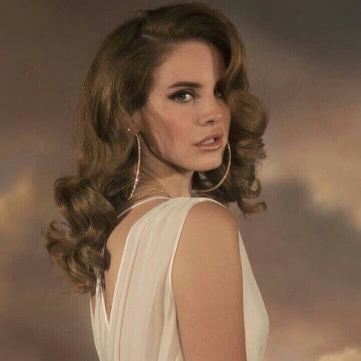 themidnightstan's tweet photo. this is how you age when you’re the it girl forever 🤍 

2012                                                2026 https://t.co/W1FbWcrx0G
