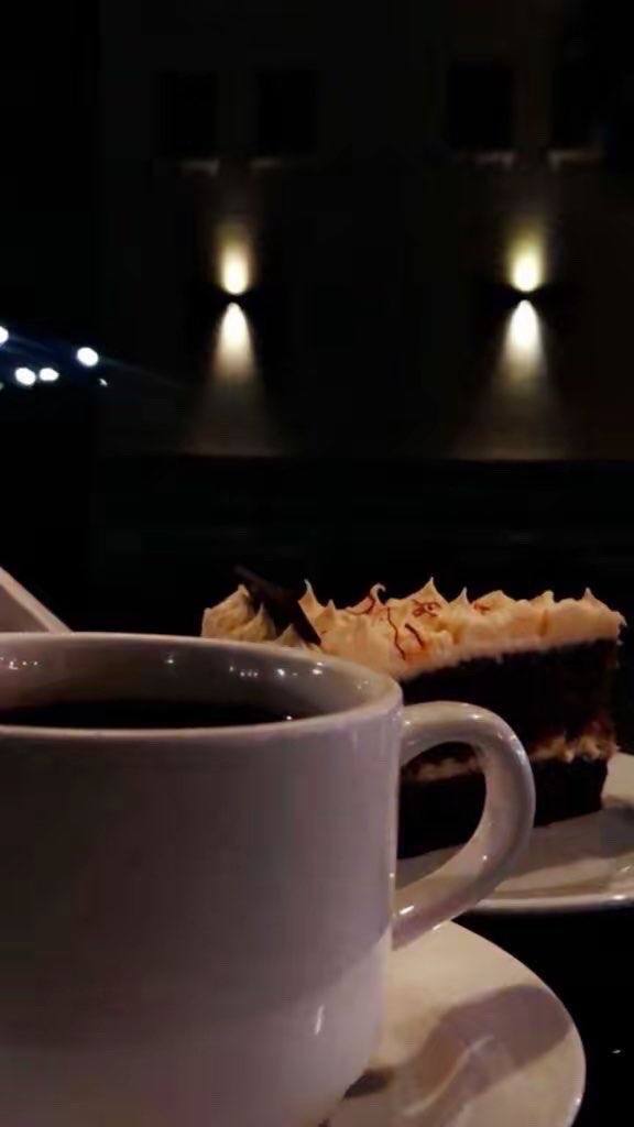 وباقي الزَّين في باقيه كِله .. ♥️✨☕️

#مسائيات #قهوة #قهوتي #تفاصيل #بوح_آخر_الليل #شعر #شعر_فصيح #قصيد