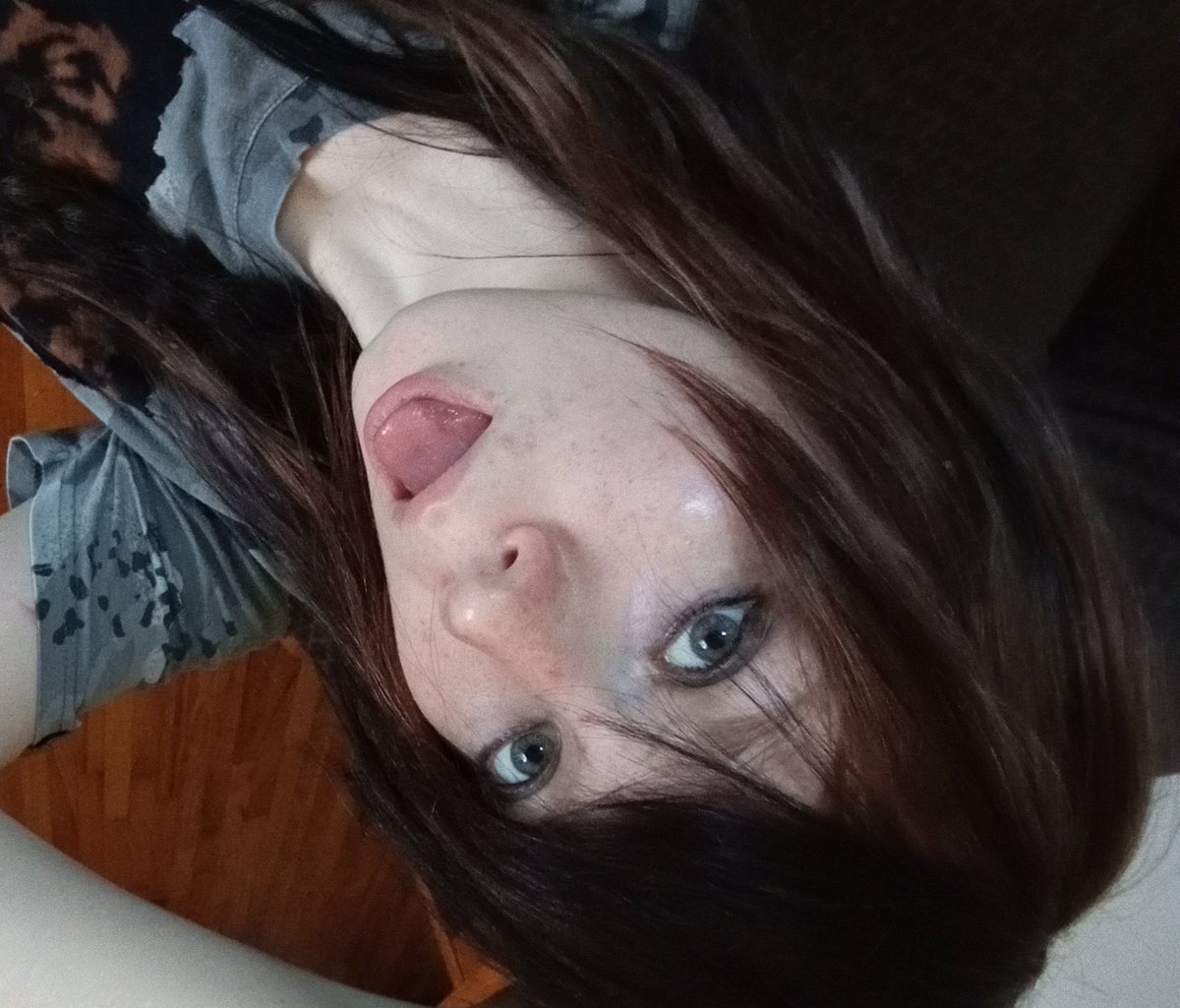 fuKinDizgrace (SCENEMOTWT) tweet media