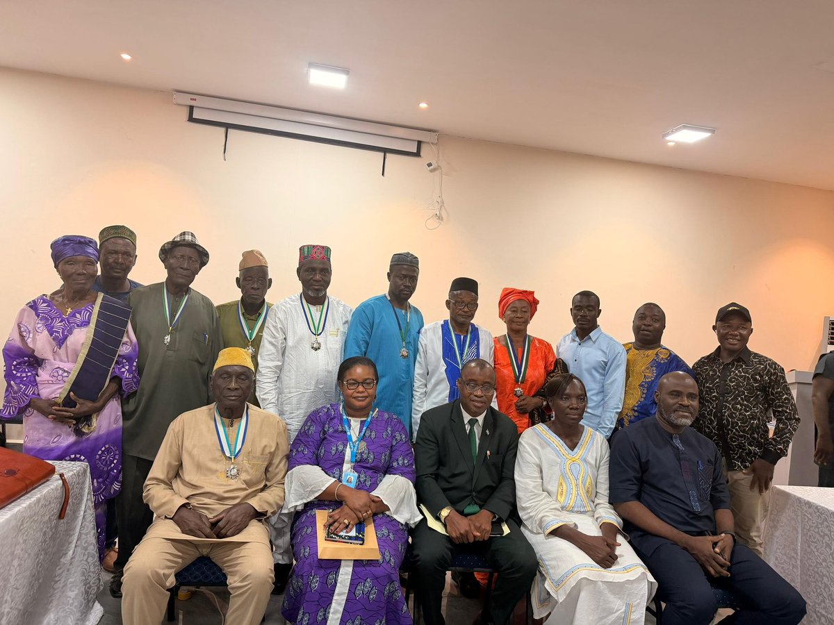 EPIMohSL's tweet photo. Ministry of Health, with EPI &amp; partners, engaged Paramount Chiefs under the 300 Days Triple Zero Agenda driving zero maternal &amp; child deaths and zero-dose children by strengthening community leadership, accountability, and immunization uptake.All this is possible through @gavi https://t.co/EeGG73Swvm