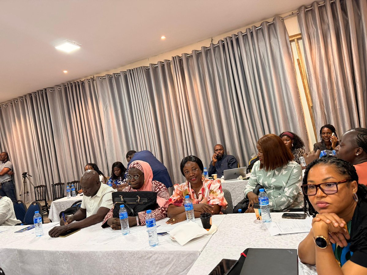EPIMohSL's tweet photo. Ministry of Health, with EPI &amp; partners, engaged Paramount Chiefs under the 300 Days Triple Zero Agenda driving zero maternal &amp; child deaths and zero-dose children by strengthening community leadership, accountability, and immunization uptake.All this is possible through @gavi https://t.co/EeGG73Swvm