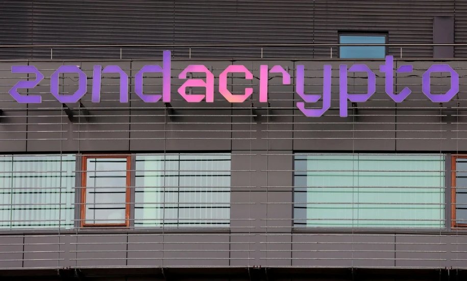 kingscrownBTC's tweet photo. The biggest cryptocurrency Bitcoin exchange from Poland ZondaCrypto claimed today they are solvent, and have a wallet with 4 503 BTC. Problem is they dont have keys to access it because initial owner of exchange Suszek had disappeared years ago and many people claim him to be dead.

So for years exchange was using in audits wallet that they cant access. Funds of Zonda (Bitbay) are safe, so safe nobody will access them unless original owner of exchange is alive and shares them.

The Bitcoin wallet address of Bitbay / Zonda exchange is - 16aEn4p6hK4FMpLtJGpoQZMZ946sDg1Z6n