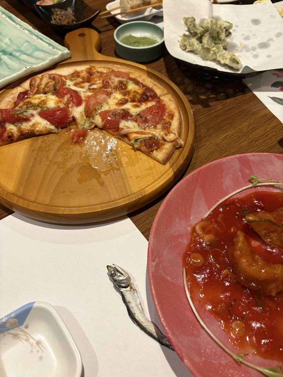 揚げパンアイスはやっぱり美味しいよね
(*´～｀*)ŧ‹"ŧ‹"ŧ‹"
昨日は久しぶりに菜好で食べ飲み
私のＧＷがスタート‼️

ハイボールがおかわりするたびに濃くなった🤣