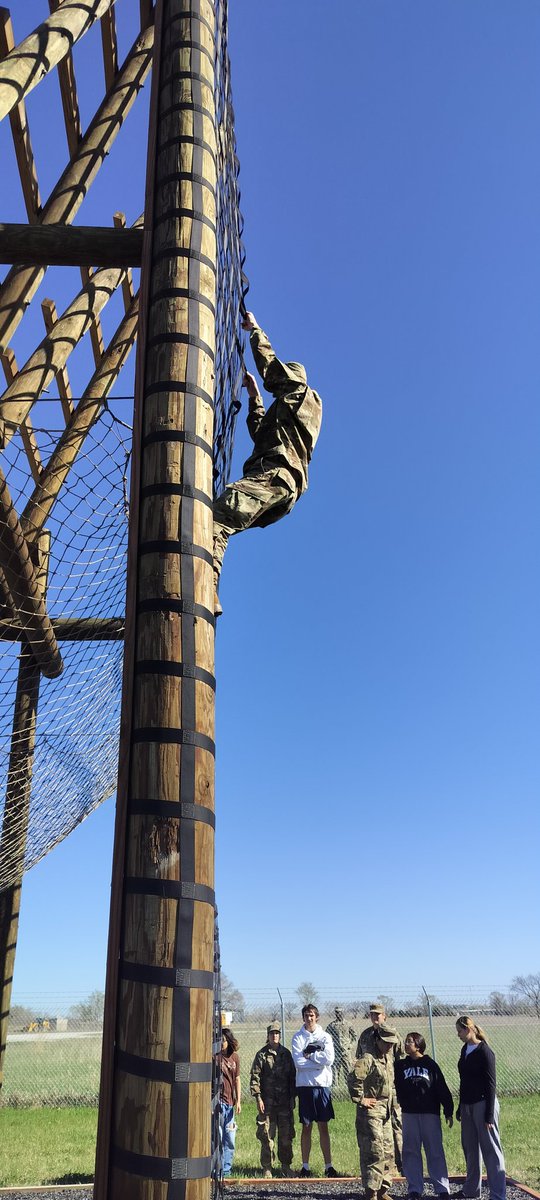 AFJROTCPHS's tweet photo. Outstanding trip to Mead, NE today with Nebraska Army National Guard! Great challenges for cadets and perfect weather https://t.co/8i6TqL74Zg