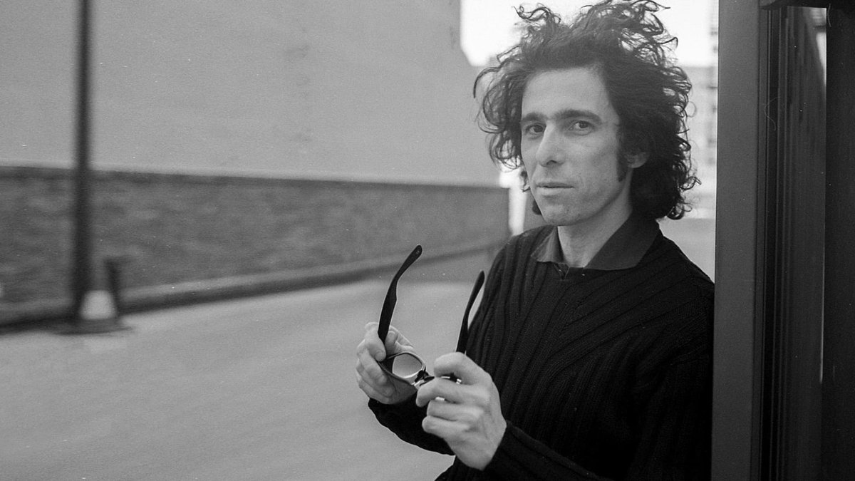 “Yo creo que una buena letra auténtica va a comprometer a la persona que la está escuchando; y la gente no va a pensar que es una cosa mía, que es una cosa propia”.