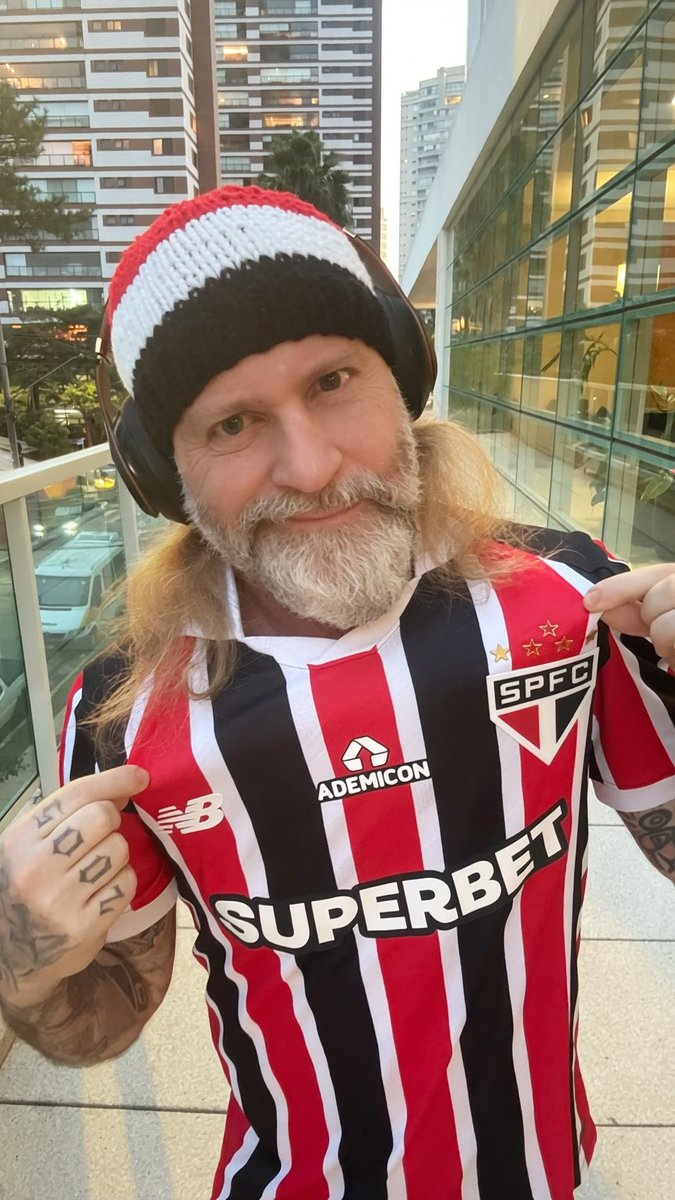 Daniel Perrone ♔ tweet media